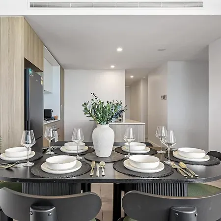 Apartment 3br Family - King Beds, Parking & Views
