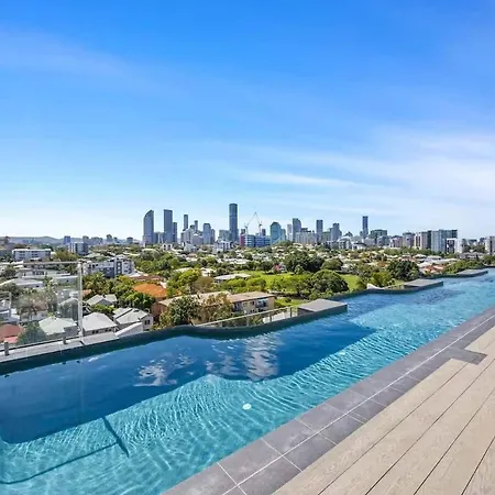 3br Family - King Beds, Parking & Views *