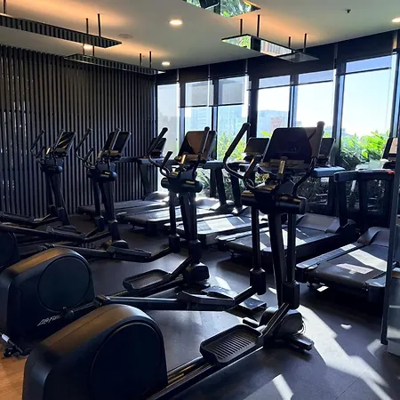Horizon By Courtney Rogers - 2 Bedroom With Skyline Views, Parking, Heated Infinity Pool, Fitness Centre