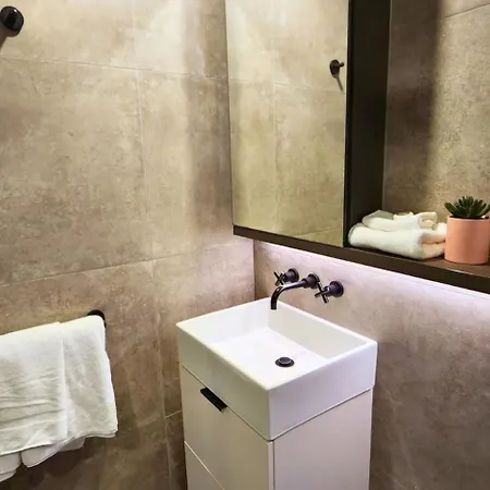 Apartment Comfy 1 Bedroom With Wifi And Parking Brisbane