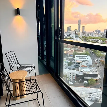 Apartment Horizon By Courtney Rogers - 2 Bedroom With Skyline Views, Parking, Heated Infinity Pool, Fitness Centre *