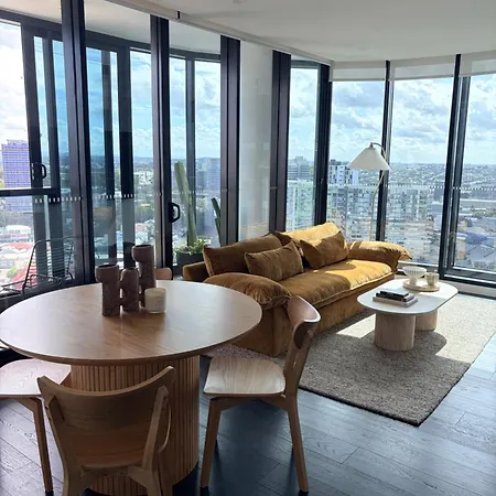 Horizon By Courtney Rogers - 2 Bedroom With Skyline Views, Parking, Heated Infinity Pool, Fitness Centre Brisbane