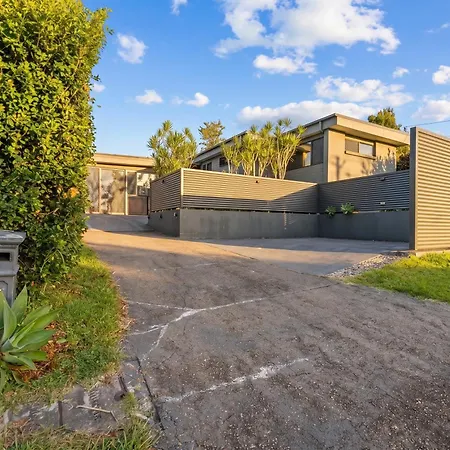 Spacious 4br Near Sunnybank With Modern Amenities