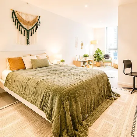 Apartment Boho Retreat - Walk To Gabba Stadium - Free Parking *