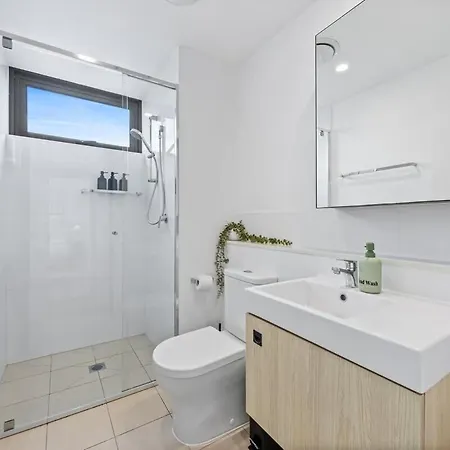 Capri - Free Secure Parking Apartment Brisbane
