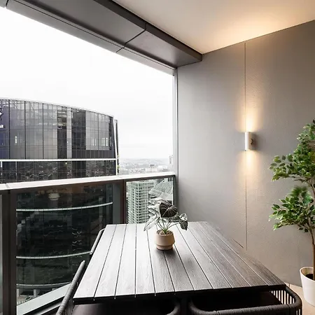 Stunning River View 2 br Casino Qw *