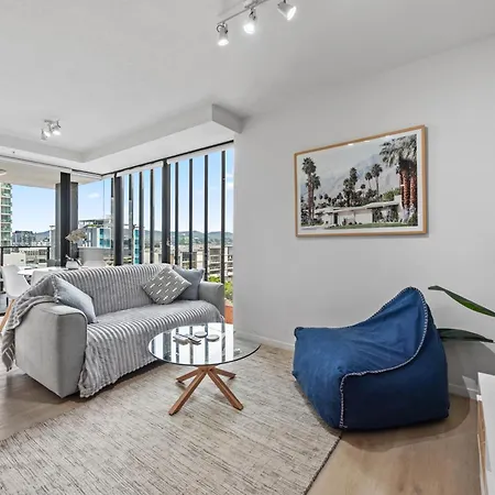 Spacious 2br On Fish Lane With Pool And Parking!
