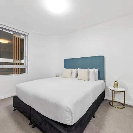 Scenic 2br With Balcony And Recreational Deck Access Apartment *
