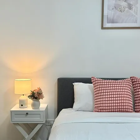 Prime Toowong 3br - Walk To Shops And Transport Apartment Brisbane