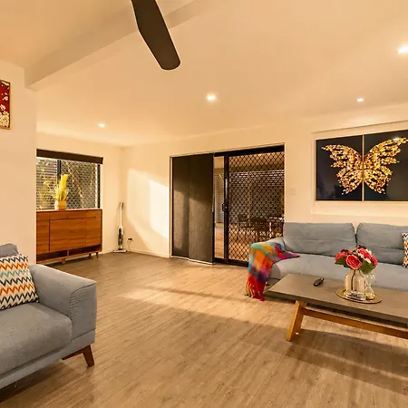 Spacious 4br Near Sunnybank With Modern Amenities Apartment