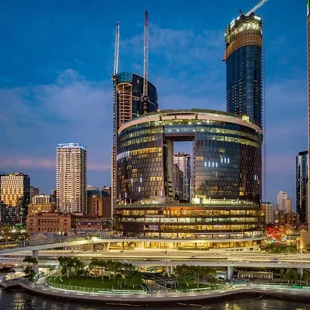 Queens Wharf Diamond Level 60, Sleep 5, 1 Carpark * Brisbane