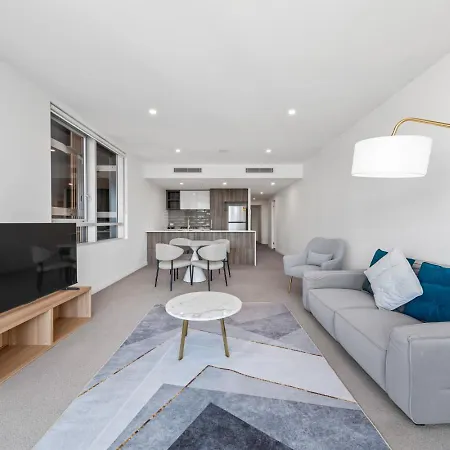 Apartment Scenic 2br With Balcony And Recreational Deck Access Brisbane