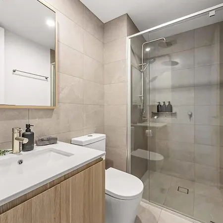 3br Family - King Beds, Parking & Views Apartment