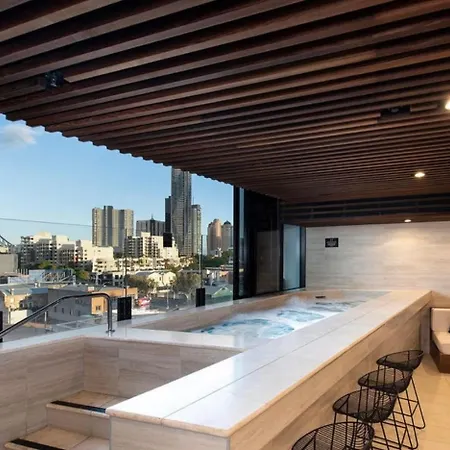 Apartment Horizon By Courtney Rogers - 2 Bedroom With Skyline Views, Parking, Heated Infinity Pool, Fitness Centre Brisbane