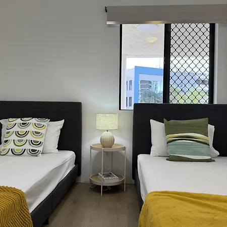 Prime Toowong 3br - Walk To Shops And Transport Apartment *