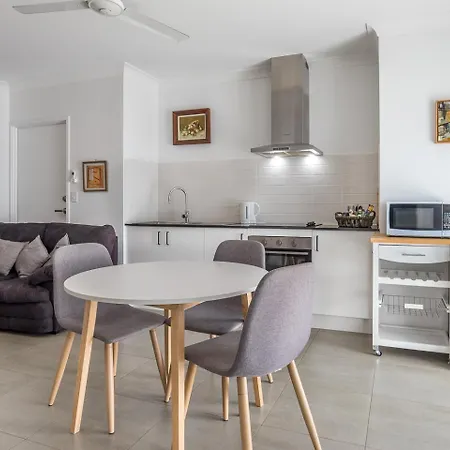 Brand New Stylish Tranquil & Self Check In Apartment *