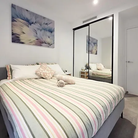 2br Fortitude Valley Pool Gym And Parking *