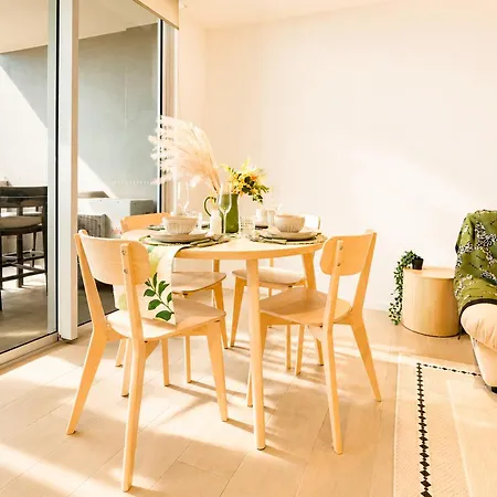 Apartment Boho Retreat - Walk To Gabba Stadium - Free Parking *