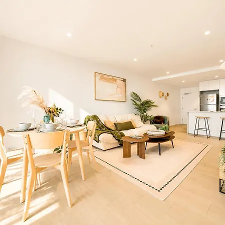 Boho Retreat - Walk To Gabba Stadium - Free Parking *
