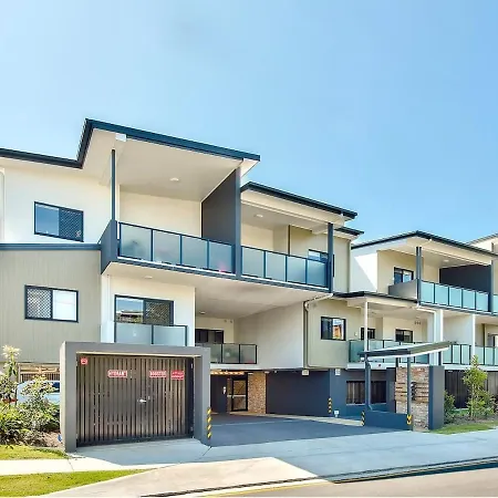 3br Floor With Parking, Ev Friendly & Views South Apartment Brisbane