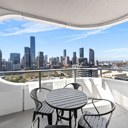 Apartment Scenic 2br With Balcony And Recreational Deck Access