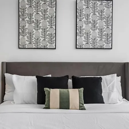 Capri - Free Secure Parking Apartment Brisbane
