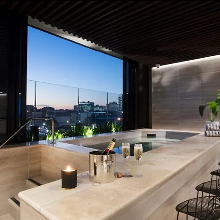 Horizon By Courtney Rogers - 2 Bedroom With Skyline Views, Parking, Heated Infinity Pool, Fitness Centre * Brisbane
