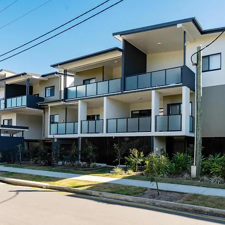 Premium 3br Floor With Parking, Ev Friendly & Views Brisbane