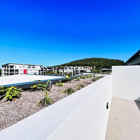 Apartment 3br Floor With Parking, Ev Friendly & Views South *