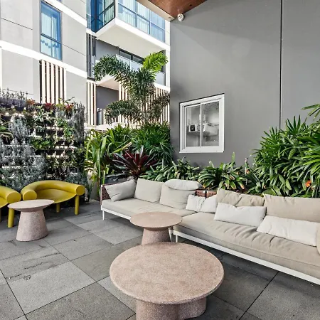 Scenic 2br With Balcony And Recreational Deck Access Brisbane