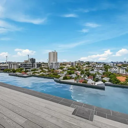 3br Family - King Beds, Parking & Views
