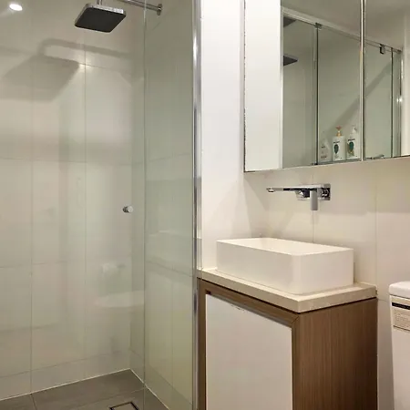 Apartment 20th Floor Fortitude Valley 2br 1ba With Parking *