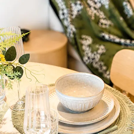 Boho Retreat - Walk To Gabba Stadium - Free Parking