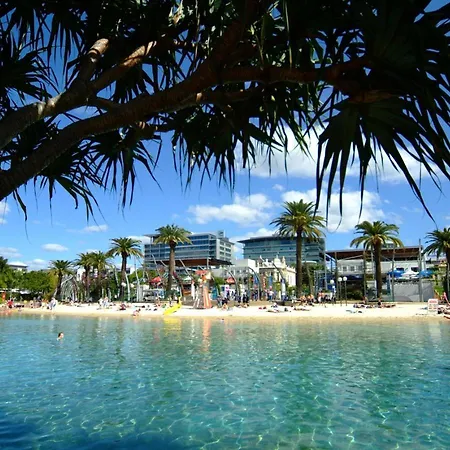 Spacious 2br On Fish Lane With Pool And Parking! Apartment Brisbane