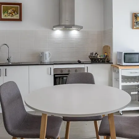 Brand New Stylish Tranquil & Self Check In Brisbane