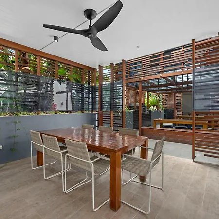 Apartment Breathtaking Views, King Bed, Pool & Location Brisbane