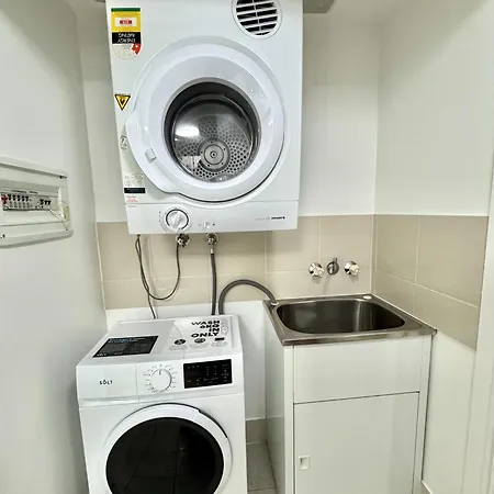 Prime Toowong 3br - Walk To Shops And Transport Brisbane