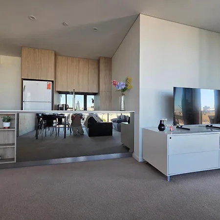 Apartment Stunning & River Views Rooftop Pool Gym