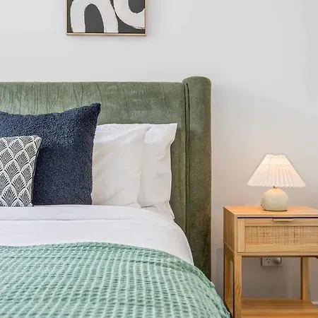 Family Retreat - Free Secure Car Park, Garden Westfield Shopping, Restaurants * Brisbane