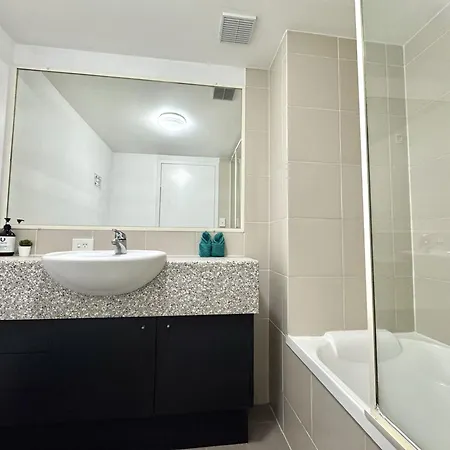Prime Toowong 3br - Walk To Shops And Transport *