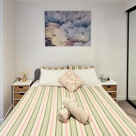2br Fortitude Valley Pool Gym And Parking Brisbane