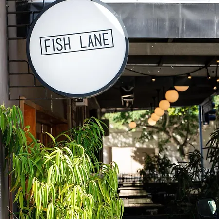 Spacious 2br On Fish Lane With Pool And Parking! *