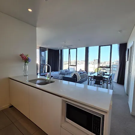 Apartment Stunning & River Views Rooftop Pool Gym