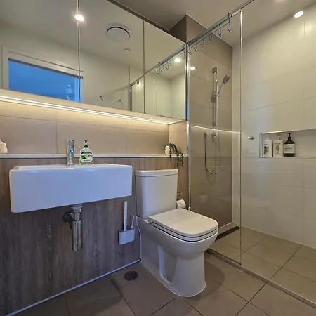 Stunning & River Views Rooftop Pool Gym * Brisbane