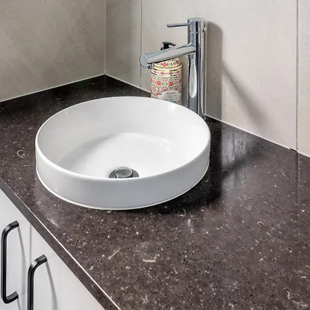 Apartment Brand New Stylish Tranquil & Self Check In *