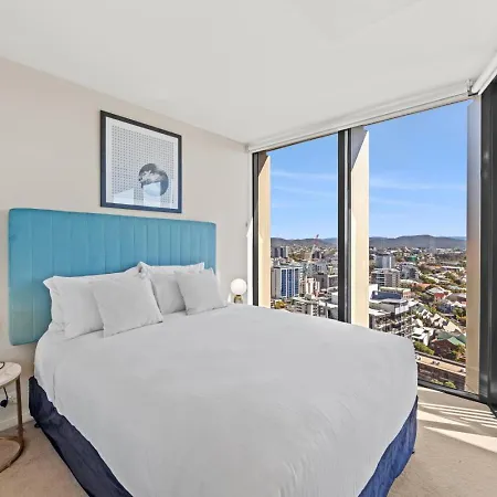 1 Bedroom With Stunning Views Heart Of Brisbane