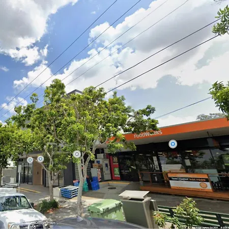 Apartment Brand New Stylish Tranquil & Self Check In Brisbane