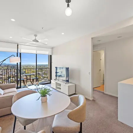 Apartment 1 Bedroom With Stunning Views Heart Of