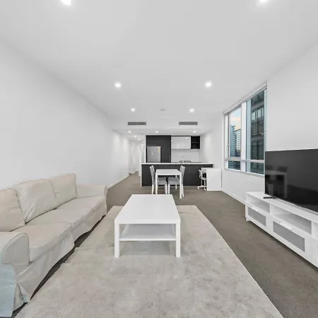 Dreamy 2br Escape Framed By And Art Brisbane