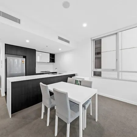 Apartment Dreamy 2br Escape Framed By And Art